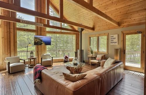 Little Valley Chalet De Ski | Hot Tub & Fire Pit~The Pines Chalet