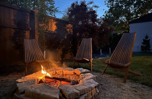 Weinland Park Maison | Hot Tub, Firepit, Cornhole, Foosball, King Beds, 2-car Garage, Walkable