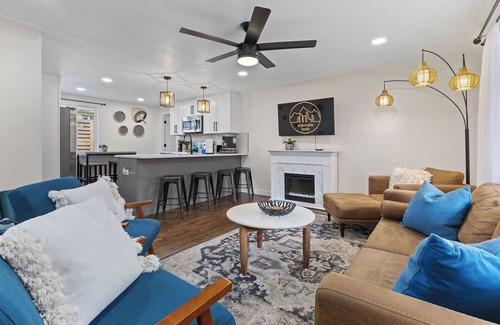 Lakewood Maison | Hot Tub, Firepit, Putt Putt, Family Friendly!