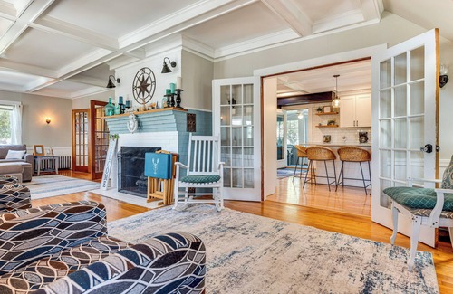 Ogunquit - Wells Maison | 2 Mi to Beach: Getaway w/ Hot Tub in Wells!