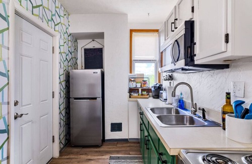 Lawrenceville Maison | *Hot Tub Fun* Light & Bright w/deck Walk to Butler!