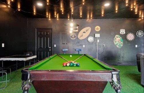 Quail Creek Maison | Hot Tub Hangout Arcade & Game Night Fun