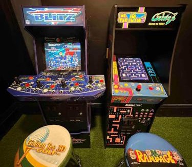 Quail Creek Maison | Hot Tub Hangout Arcade & Game Night Fun