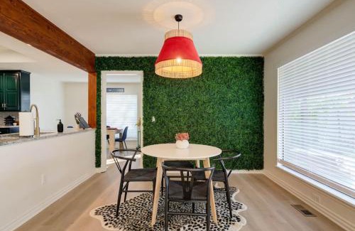 Quail Creek Maison | Hot Tub Hangout Arcade & Game Night Fun