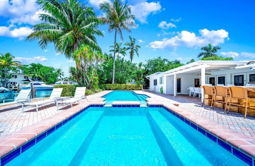 Nurmi Isles Maison | Hot Tub & Heated Pool! Waterfront+1 Mile To Beach!