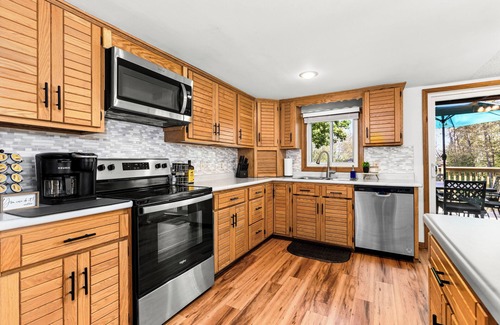 Grand Lake Maison | Hot Tub, Lakefront, Near Duluth, Sleeps 8, Many Amenities