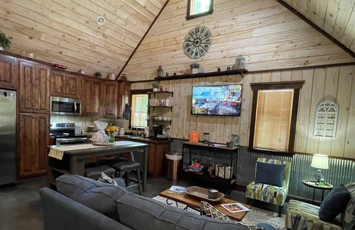 Rising Fawn Cabine | Hot Tub-Large Screened Porch,Fire Pit &Grill Area