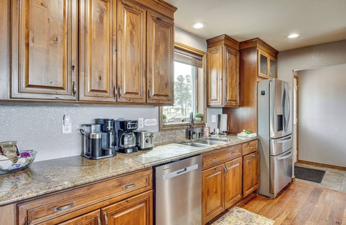 Kiowa Maison | Hot Tub, Pool: 40-Acre Horse Ranch in Kiowa!