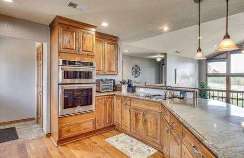 Kiowa Maison | Hot Tub, Pool: 40-Acre Horse Ranch in Kiowa!
