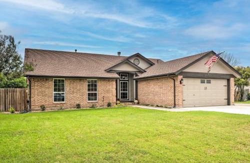 Hutto Maison | Hot Tub, Pool, and Fire Pit Gorgeous Hutto Home