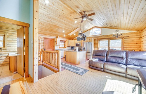Sedalia Cabine | Hot Tub & Views: Secluded Woodland Park Cabin