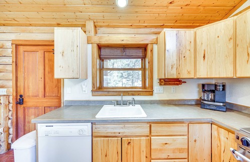 Sedalia Cabine | Hot Tub & Views: Secluded Woodland Park Cabin