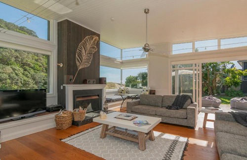 Hot Water Beach Maison | Hot Water Escape - Hot Water Beach Holiday Home