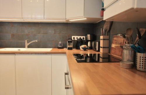 Quartier Hyper-Centre Appartement | Hotegam agency, 70 rue Thiers Championnet, close SNCF, new & design, 2 bedrooms, 1 office