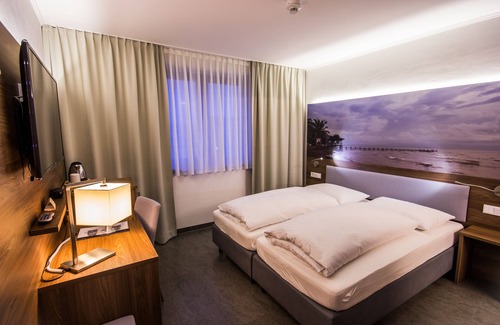 Neutraubling Hôtel | Hotel 7 Continents
