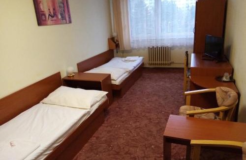 Juh Hôtel | Hotel Akadémia