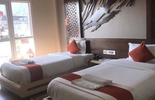 Pokhara Hôtel | hotel are at your service every minute.