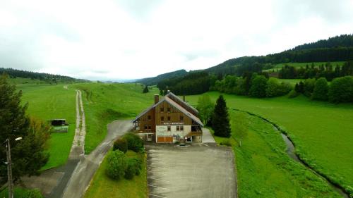 Chaux-Neuve Hôtel | HOTEL Auberge du grand Git