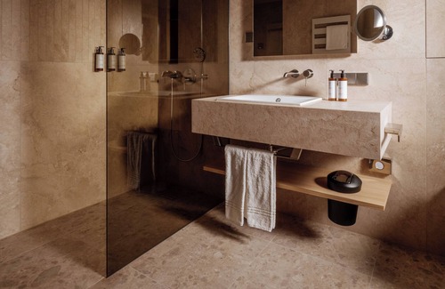 Aha Hôtel | Hotel Auerhahn