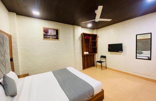 Versova Hôtel | Hotel AVK-Near Kokilaben Hospital & Versova Beach- Rooms with Kitchen