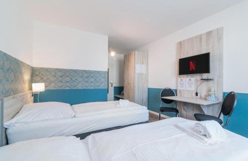 Berenbostel Hôtel | Hotel Café Galerie I Hannover-Garbsen I Free Parking