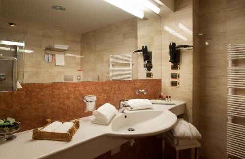 Alba Hôtel | Hotel Calissano