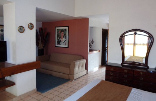 Ziracuaretiro Hôtel | Hotel Campestre Hacienda Caracha