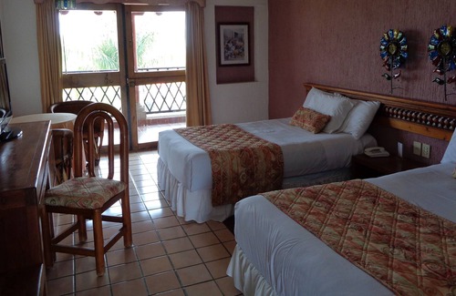 Ziracuaretiro Hôtel | Hotel Campestre Hacienda Caracha