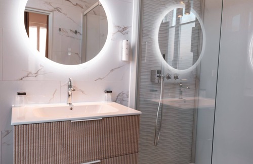 Ay Hôtel | Hotel Castel Jeanson