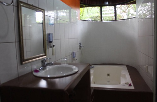 Katira Cabine | Hotel Catarata Río Celeste