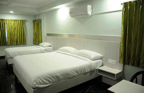 Muzaffarpur Hôtel | HOTEL CENTRAL SQUARE "A Couple Friendly Hotel"