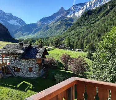Nancroit Chalet De Ski | Hotel Chalet du Bon Air