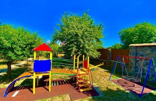 Storozhnytsya Hôtel | Hotel Complex Bahus