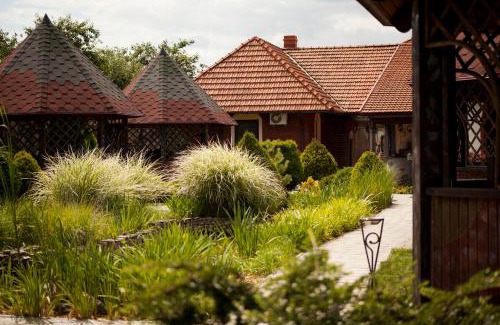 Storozhnytsya Hôtel | Hotel Complex Bahus