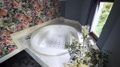 Santillana del Mar Hôtel | Hotel Cuevas - Adults Only