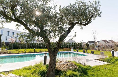 Chanteloup-en-Brie Hôtel | Hotel Dali Val d'Europe, Tapestry Collection by Hilton