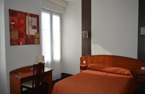 Oloron-Sainte-Marie Hôtel | Hotel de La Paix