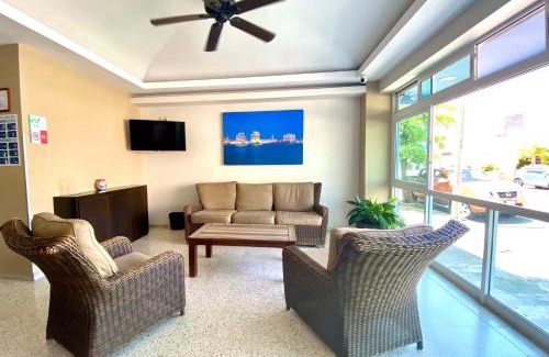 Ricardo Flores Magon Hôtel | Hotel Delfines - a 2 calles del Acuario Veracruz