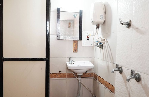 Amarnath Hôtel | Hotel Della Comfort near Ambreshwar Shiv Mandir, Ambernath