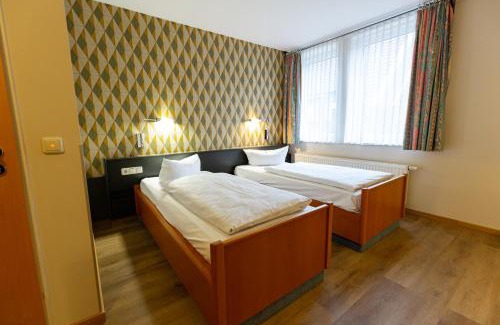 Vechta Hôtel | Hotel DH VEC, sehr beliebtes & leckeres Frühstück, Self-Check-In