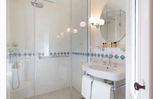 Saint-Thomas-d'Aquin Hôtel | Hotel Du Quai Voltaire