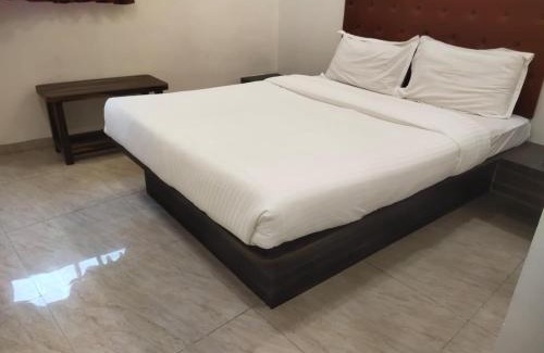 Thane West Hôtel | Hotel Durga-Bluzap Hospitality Thane Railway Station