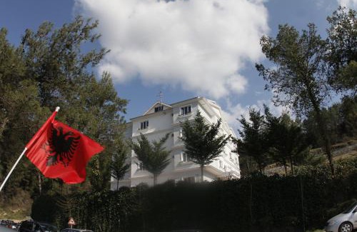 Petrele Hôtel | Hotel Elvis