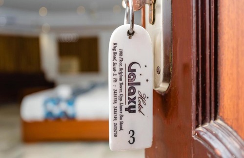 Surat Hôtel | Hotel Galaxy Opp Surat Railway Station