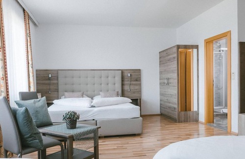Illmitz Maison | Hotel Garni Vierbettzimmer Du/wc - Hotel Johannes-zeche Tauber