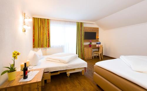 Pflach Hôtel | Hotel Gasthof Zum Schwanen