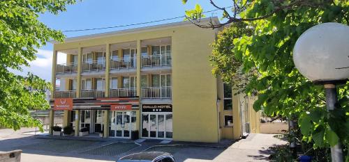 Ponte Taro Hôtel | Hotel Giallo