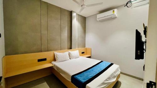 Goregaon West Hôtel | Hotel Golden Suites - Near Nesco