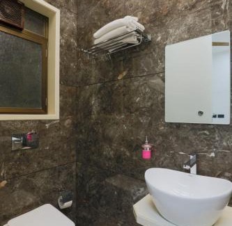 Goregaon West Hôtel | Hotel Golden Suites - Near Nesco