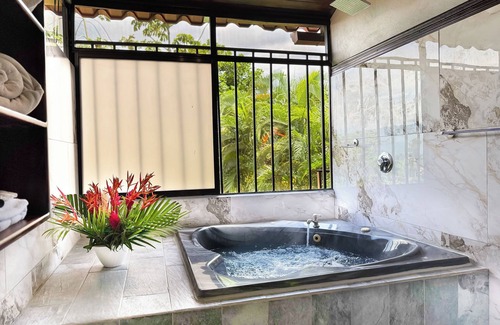 Penas Blancas Hôtel | Hotel Heliconias Nature Inn & Hot Springs